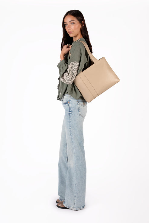 GARNI Vegan Tote Bag - Forum | Color: Sable - variant::sable