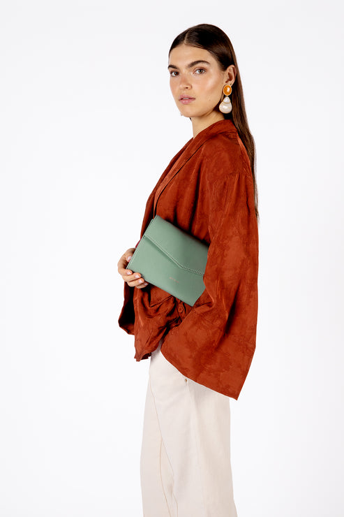 LILIAN Vegan Clutch – Theme | Color: Glaze - variant::glaze