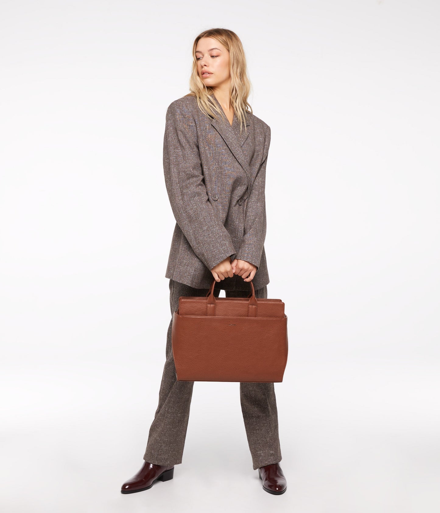 variant::black -- gloria dwell black