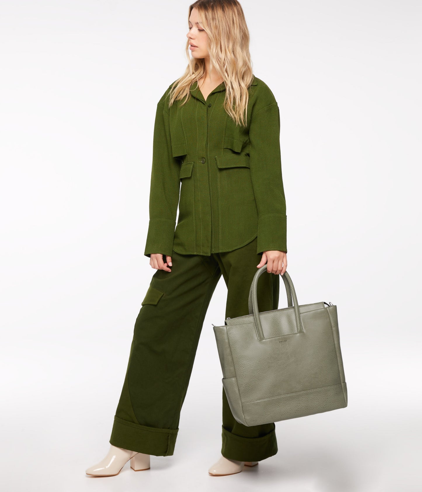 variant::black -- percio dwell black