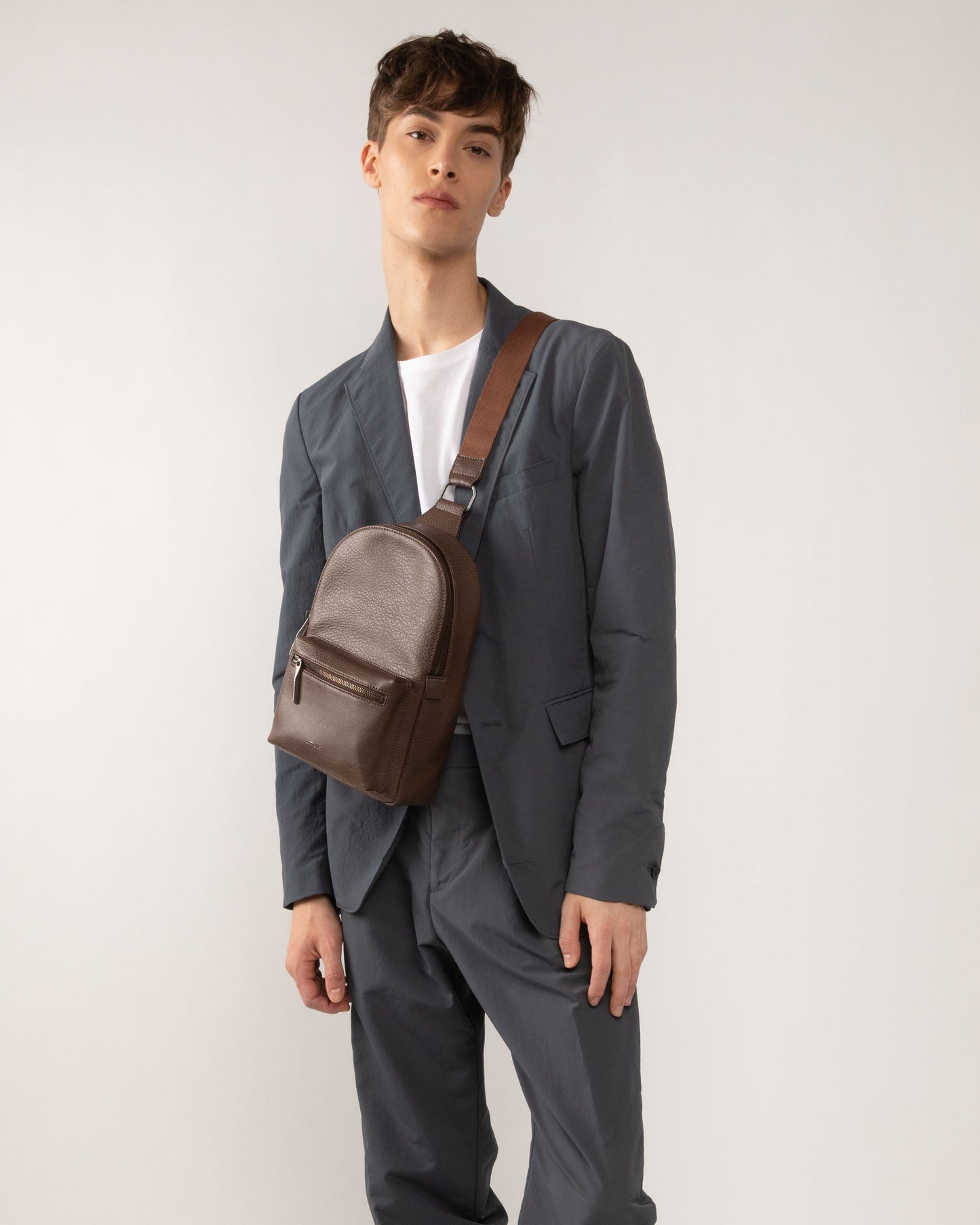 variant:: black -- voas sm dwell black